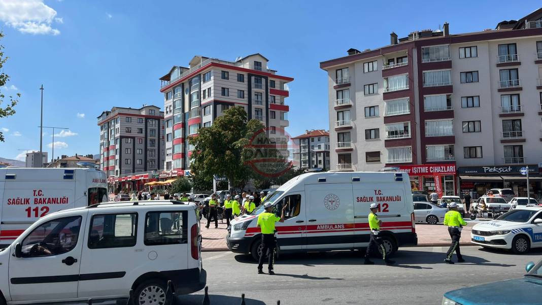 Konya’da polis motosikleti ile motosiklet çarpıştı! Yaralılar var 12